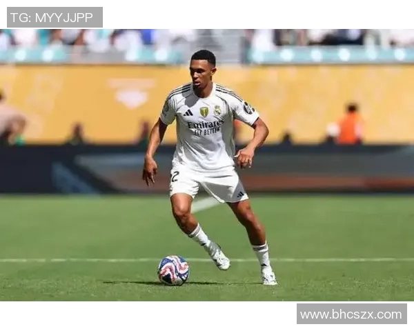 足球场球员最多的黄金位置揭秘 球星汇聚的战术核心与角色分析