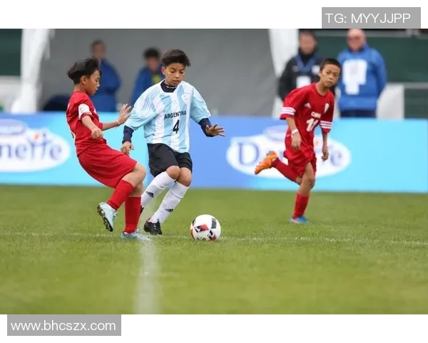 足球传奇贝拉米生涯回顾与场上风采分析 足球传奇贝拉米生涯回顾与场上风采分析